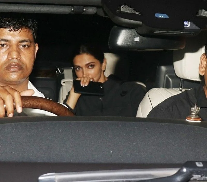Deepika Padukone spotted exiting Aamir Khan’s residence, movie on the cards?
