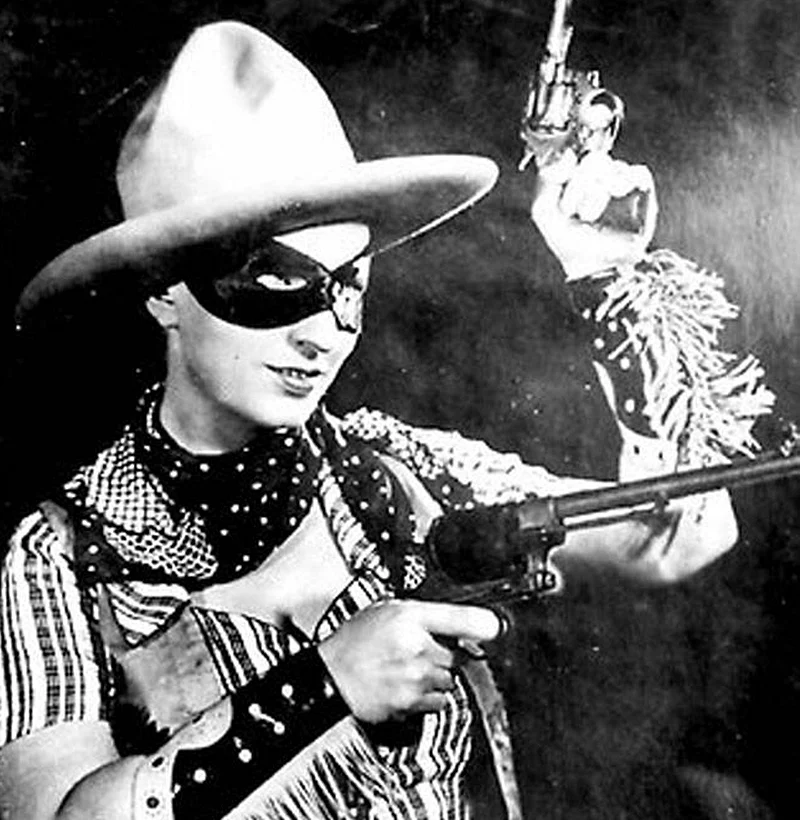 Superheroes and other flying objects