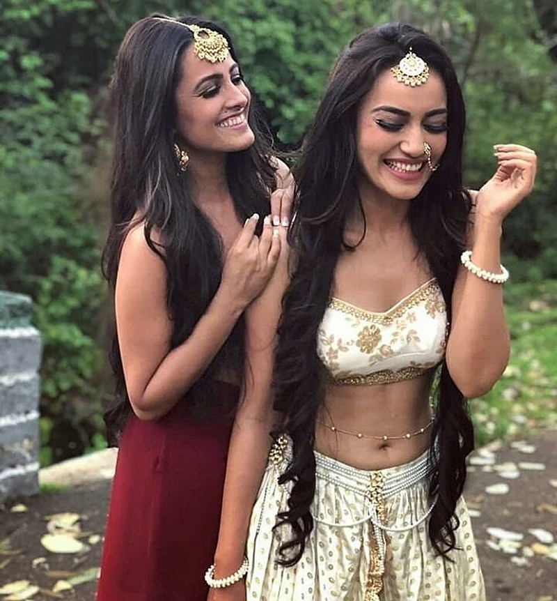 Anita Hassanandani & Surbhi Jyoti plays naagins in the new season of Naagin
