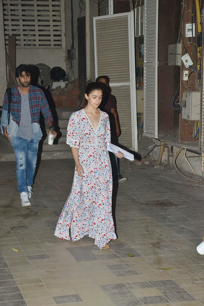 Ranbir Kapoor and Alia Bhatt. Photo By Viral Bhayani