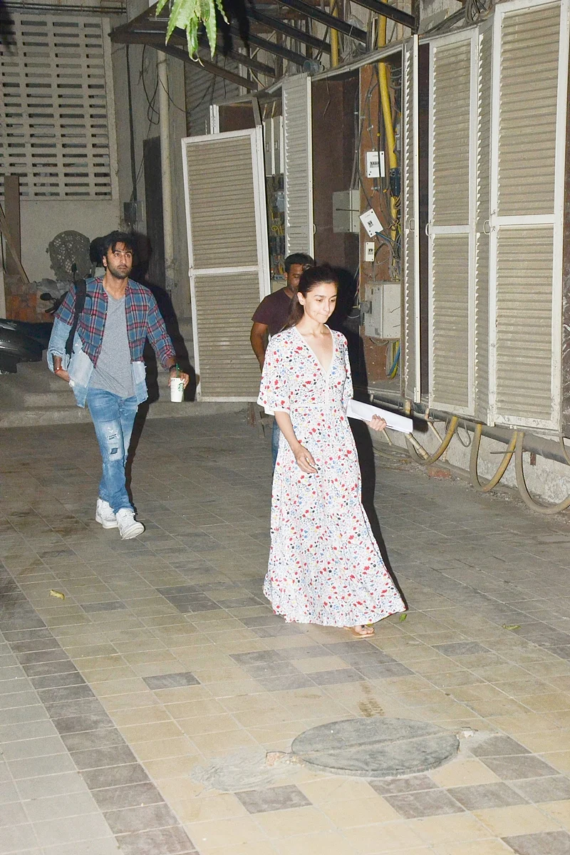 Ranbir Kapoor and Alia Bhatt. Photo By Viral Bhayani