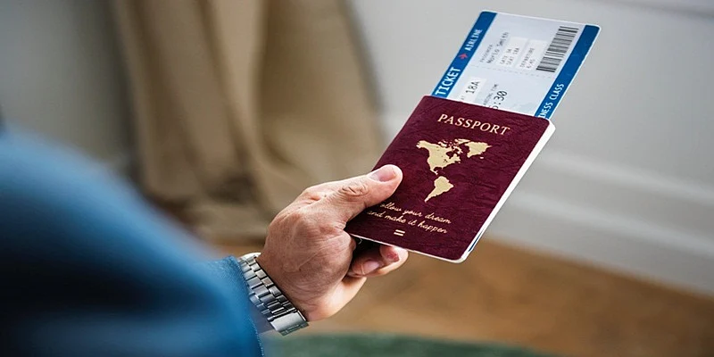 Taured Mystery: When a mysterious man arrived at Japanese Airport from unknown country