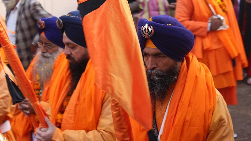 Guru Nanak Jayanti 2018 Know The 5ks Of Sikhism And Their