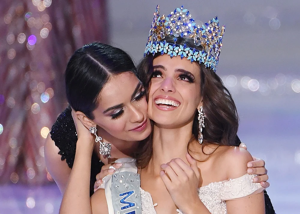 Miss World 2017 Manushi Chhillar (L)<br />Photo by GREG BAKER / AFP)