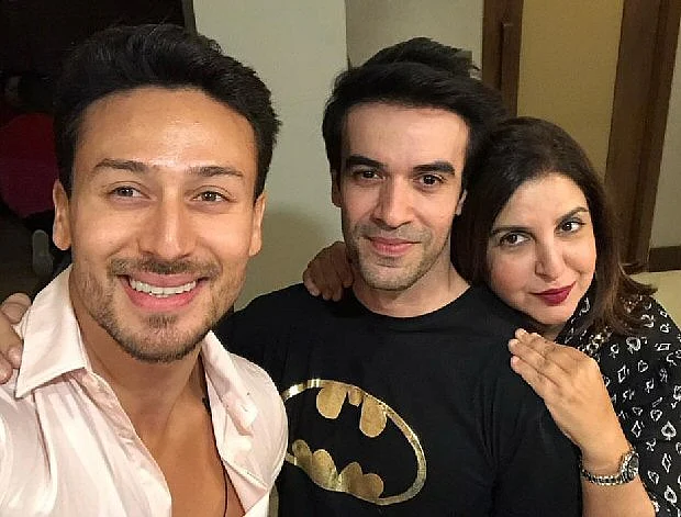 Inside Pics and Videos: Kartik Aaryan, Ananya Pandey, Janhvi Kapoor and others party the night away