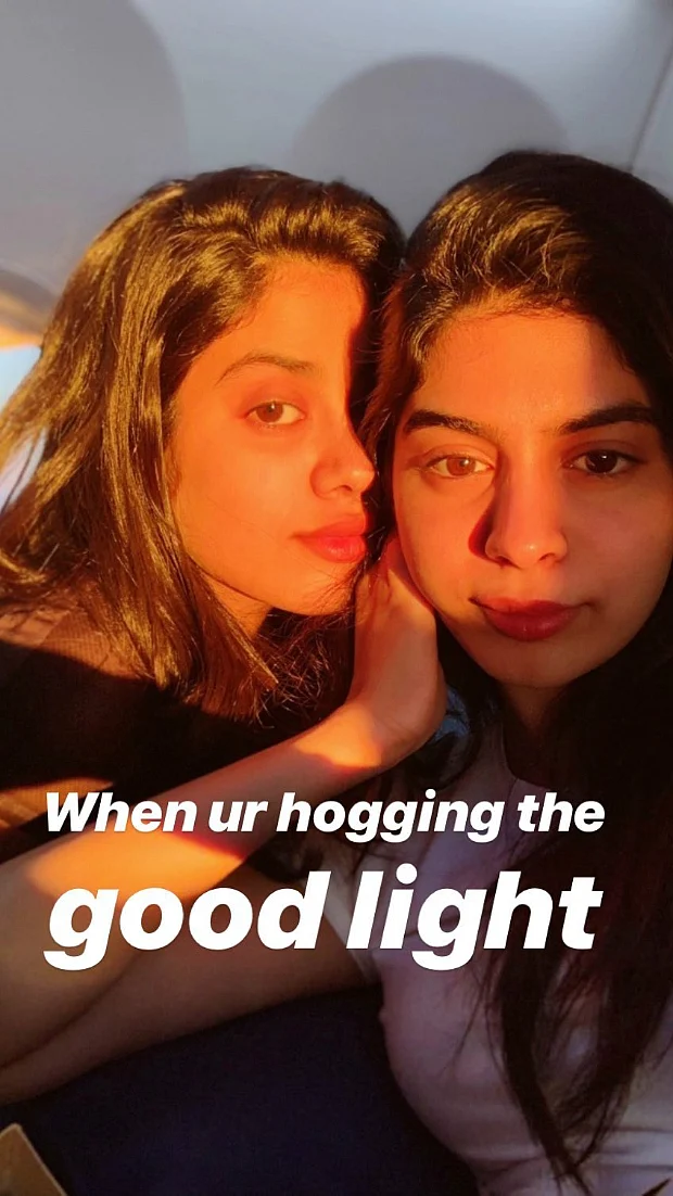 In Pics: Janhvi Kapoor shows the real struggle to take perfect candids