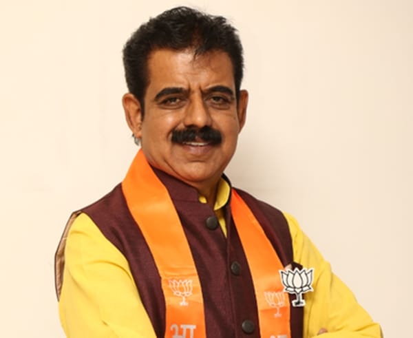 Indore MP Shankar Lalwani meets Rail Minister, demand superfast train