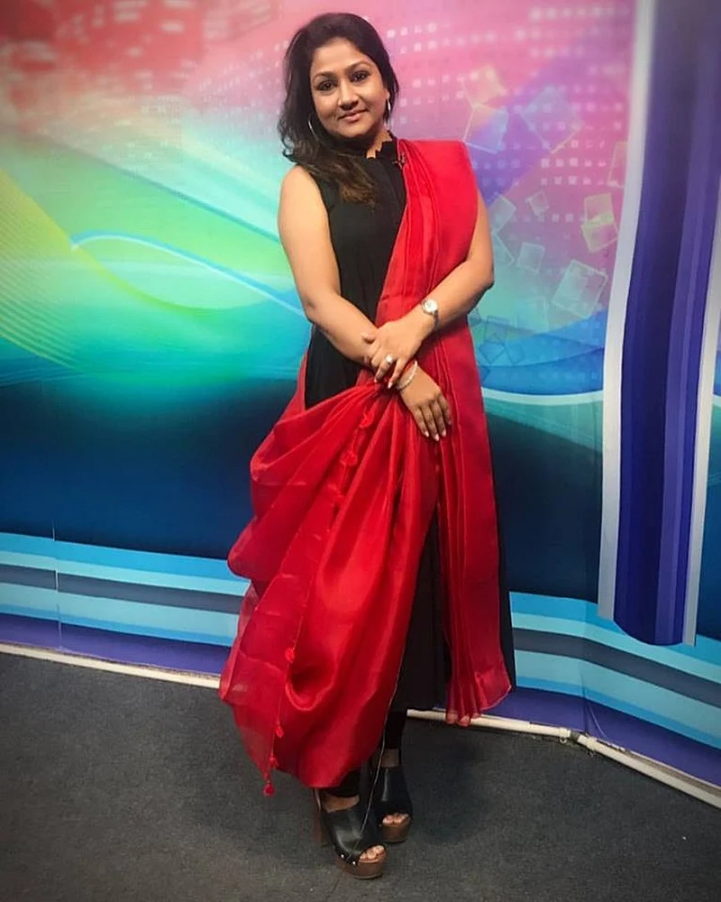 Sari over a salwar-kurta