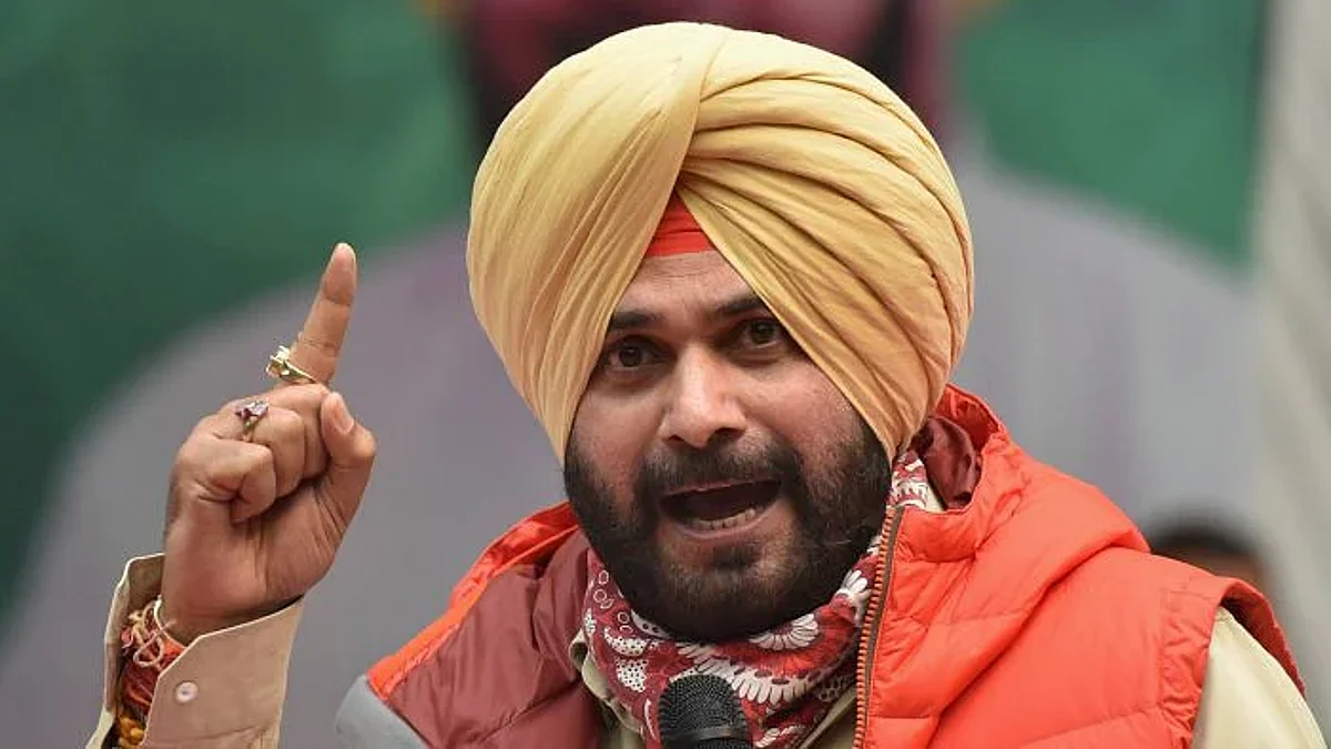 पंजाब काँग्रेसचे माजी अध्यक्ष नवज्योतसिंग सिद्धू यांना एक वर्षाचा तुरुंगवास