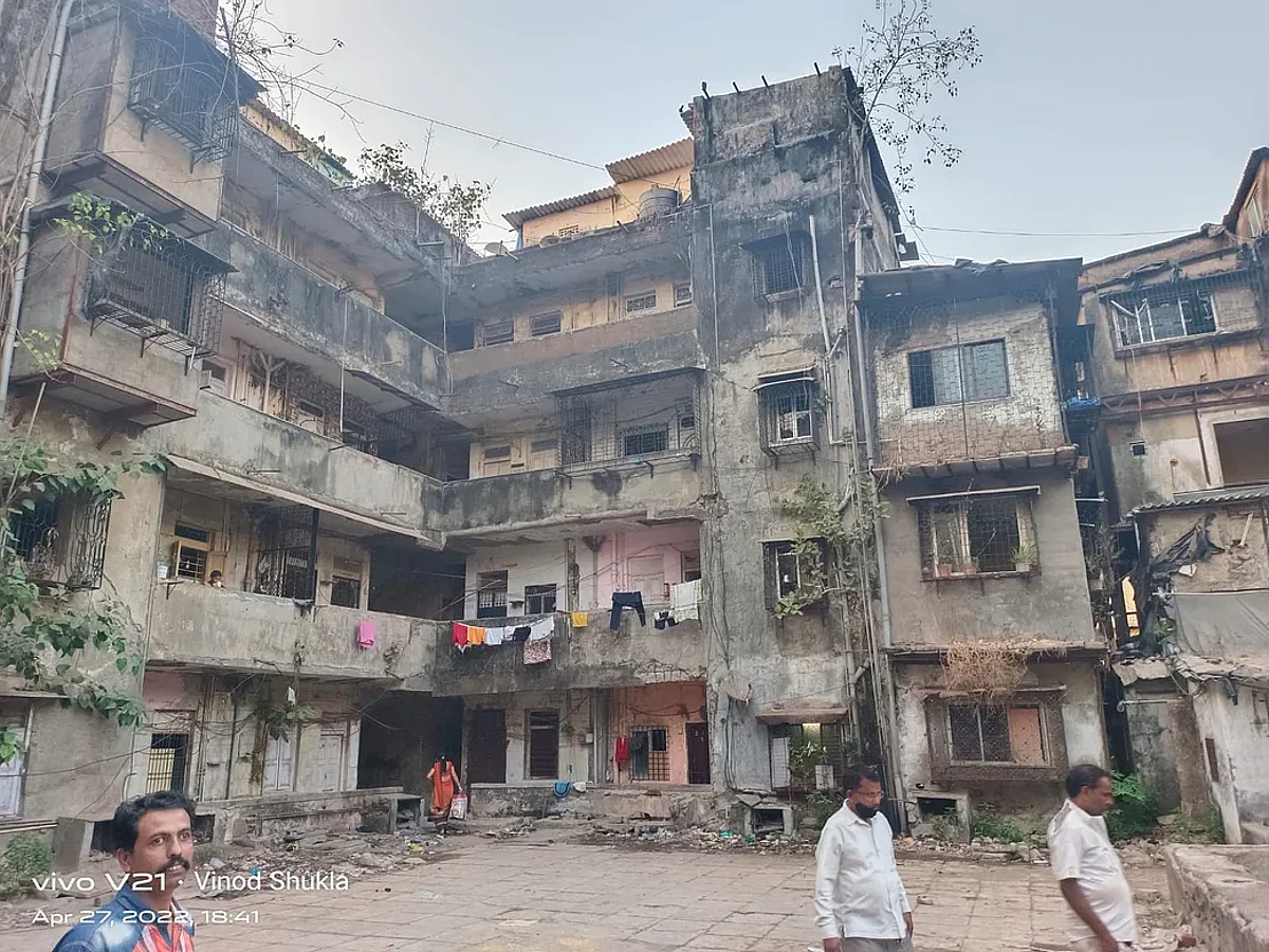 जीटीबी नगर पुनर्विकासाचा मार्ग झाला मोकळा
महसूलमंत्र्यांच्या बैठकीत घेतला महत्त्वाचा निर्णय
