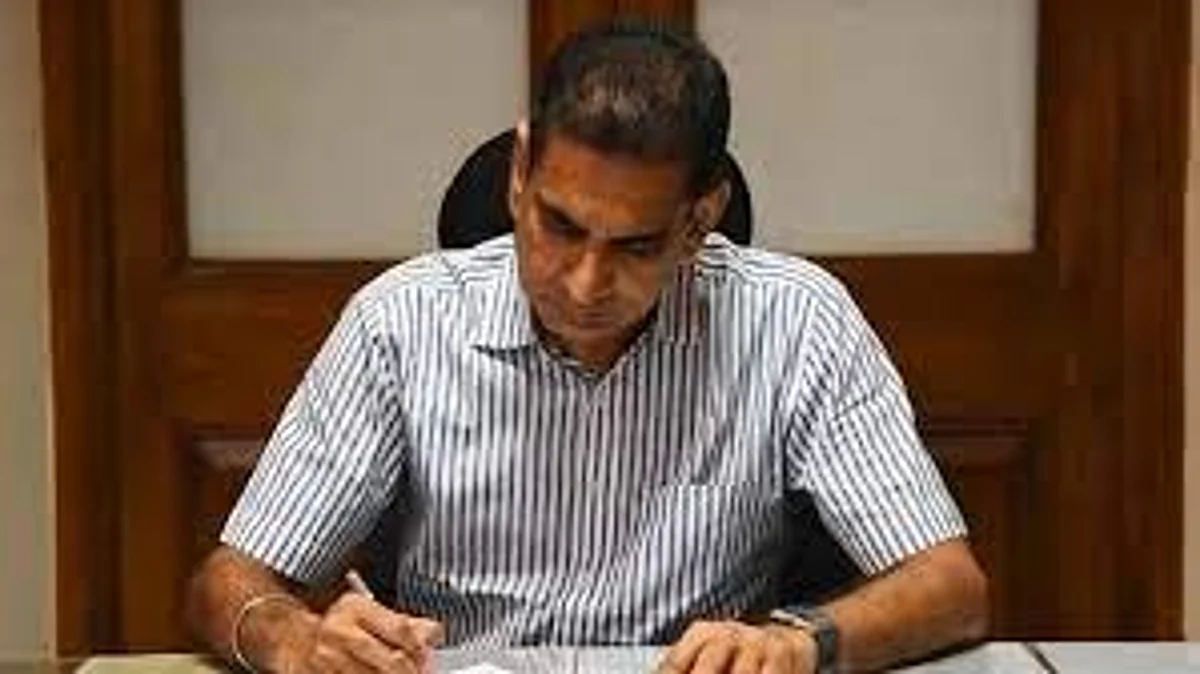 नालेसफाई वेळेत पूर्ण न करणाऱ्या कंत्राटदाराला नोटीस