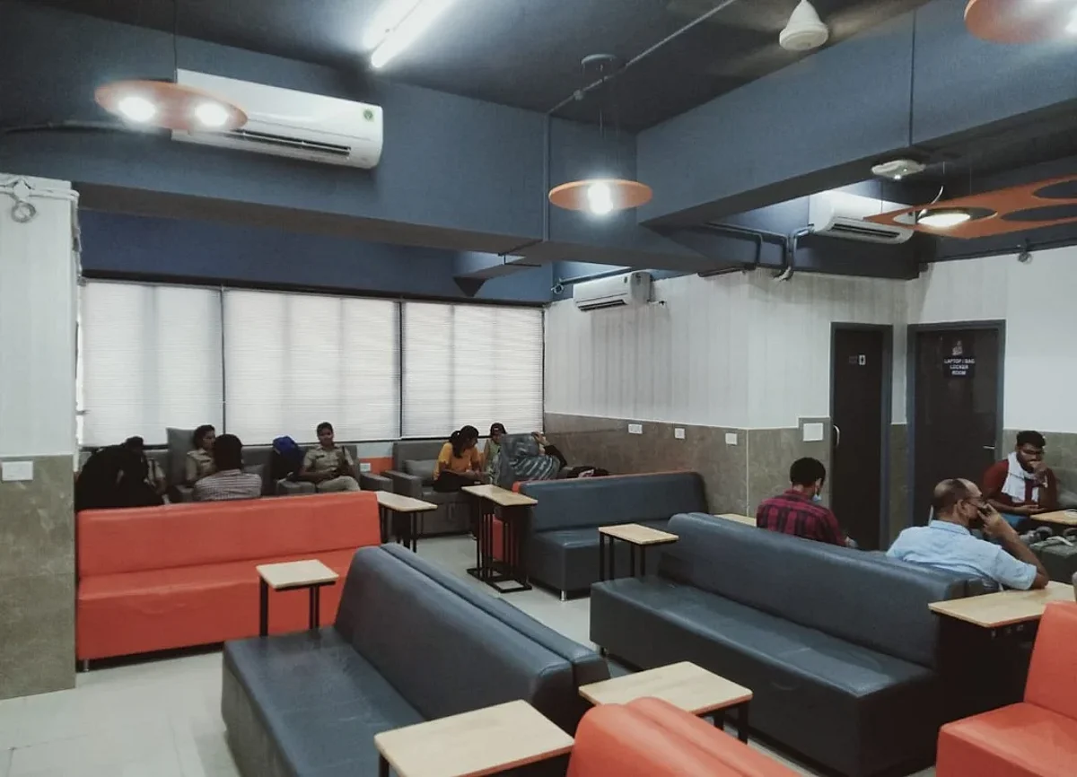 लोकमान्य टिळक टर्मिनस येथे वातानुकूलित वेटिंग रूम सुरू