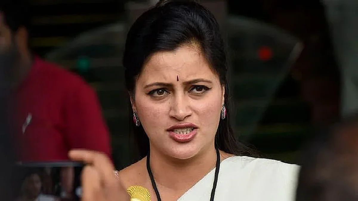 ‘‘उद्धव ठाकरे महाराष्ट्रातील ज्या जिल्ह्यात उभे राहतील, तेथे मी उभी राहून जिंकून दाखवेन’’ :नवनीत राणा