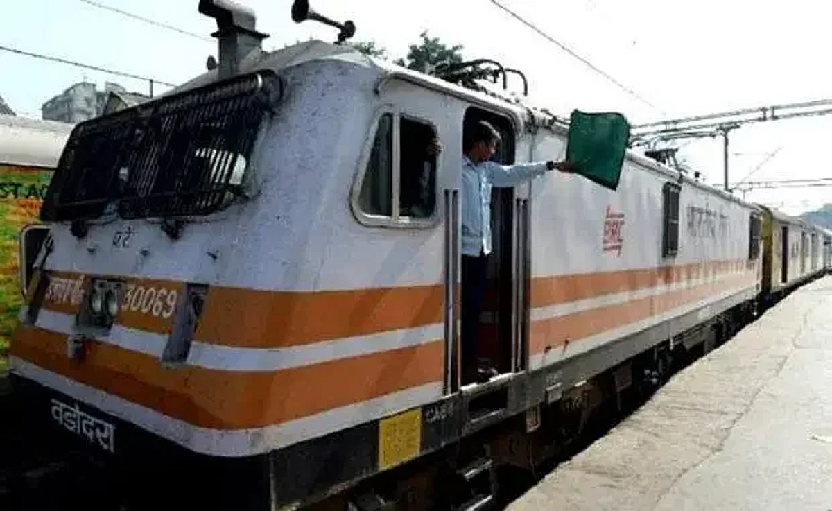 गणेशोत्सवासाठी कोकणात जाणाऱ्या रेल्वे फुल