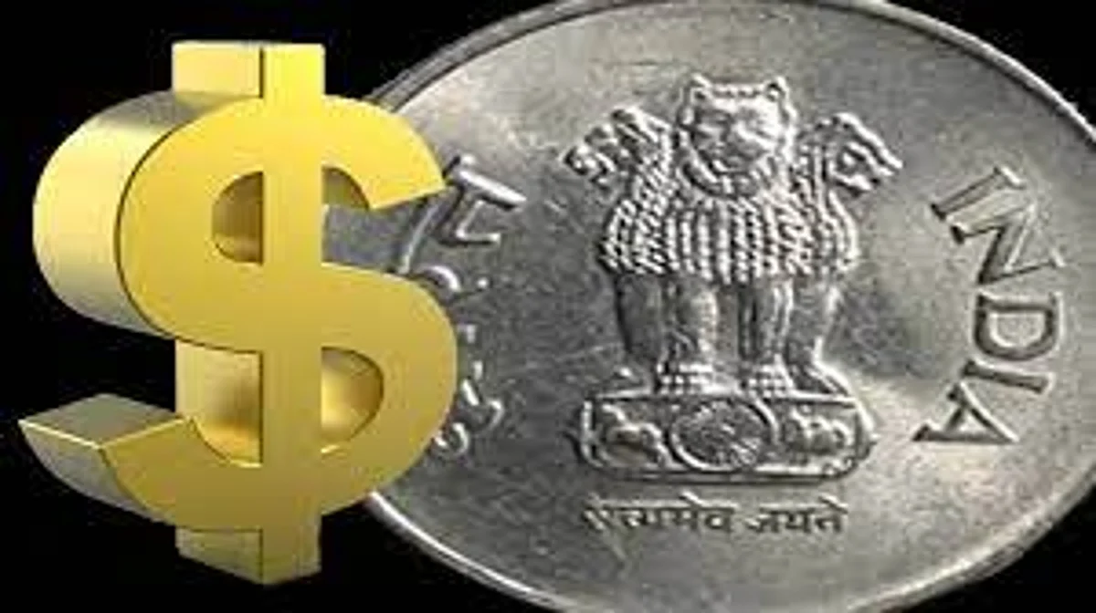 डॉलरच्या तुलनेत रुपया १६ पैशांनी घसरला