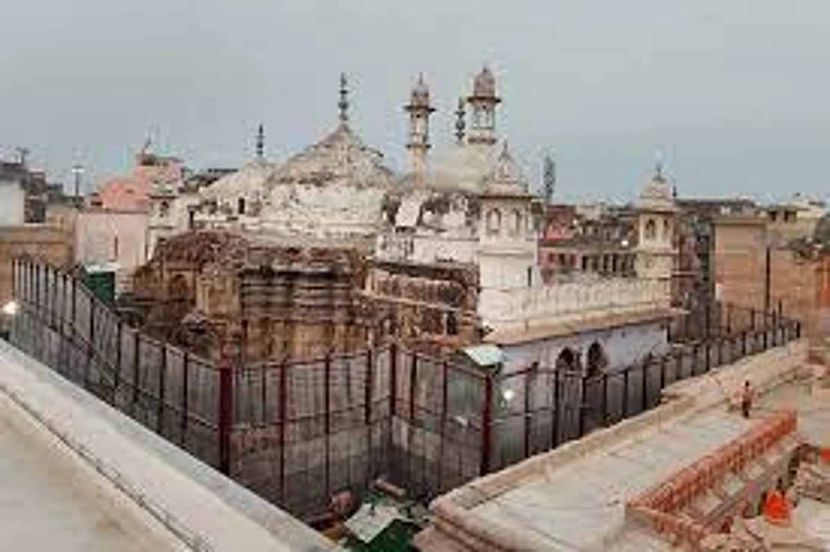 ज्ञानवापी मशिदीत शिवलिंग संबंधित जागा सील करण्याचे कोर्टाचे आदेश