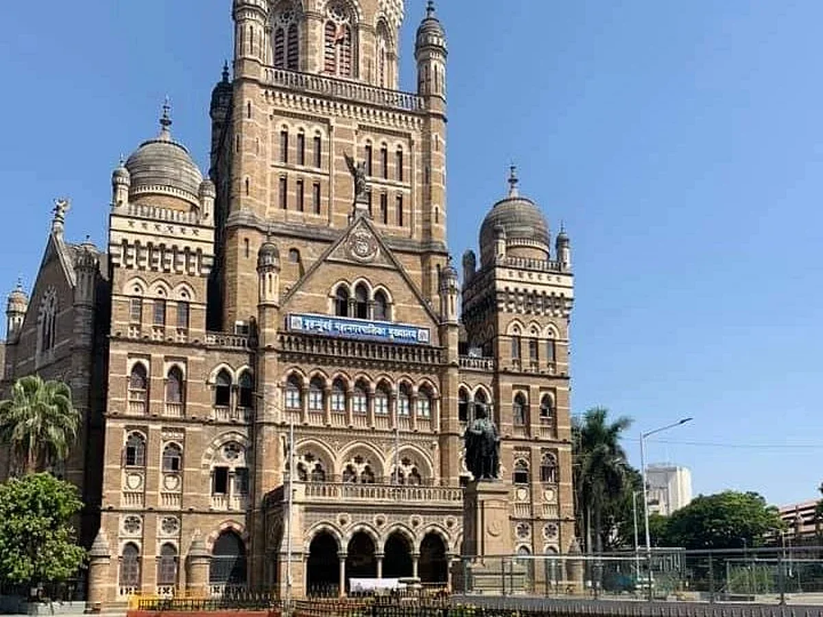 मुंबई महापालिकेत महिला कर्मचारी असुरक्षित