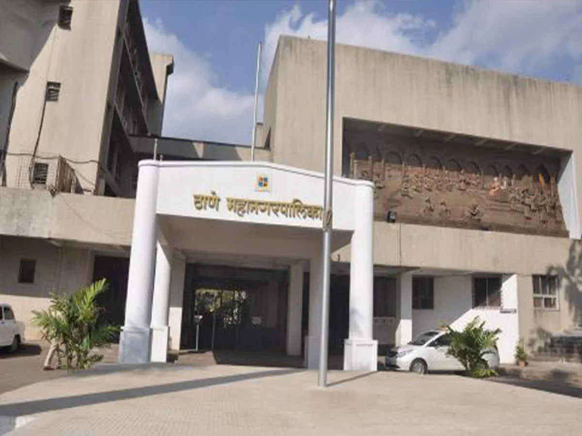 ठाणे महापालिकेने अनधिकृत बारवर केली कारवाई