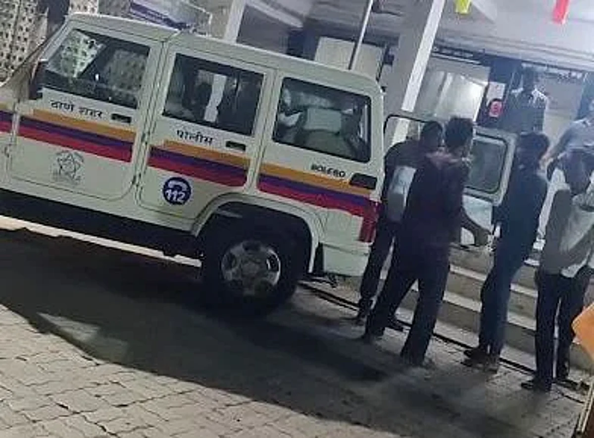 मुंब्रा पोलीस ठाण्याच्या ३ पोलीस अधिकारी आणि ७ पोलीस कर्मचाऱ्यांनी मारलेल्या छापेमारीत ६ कोटी रुपयांची लूट