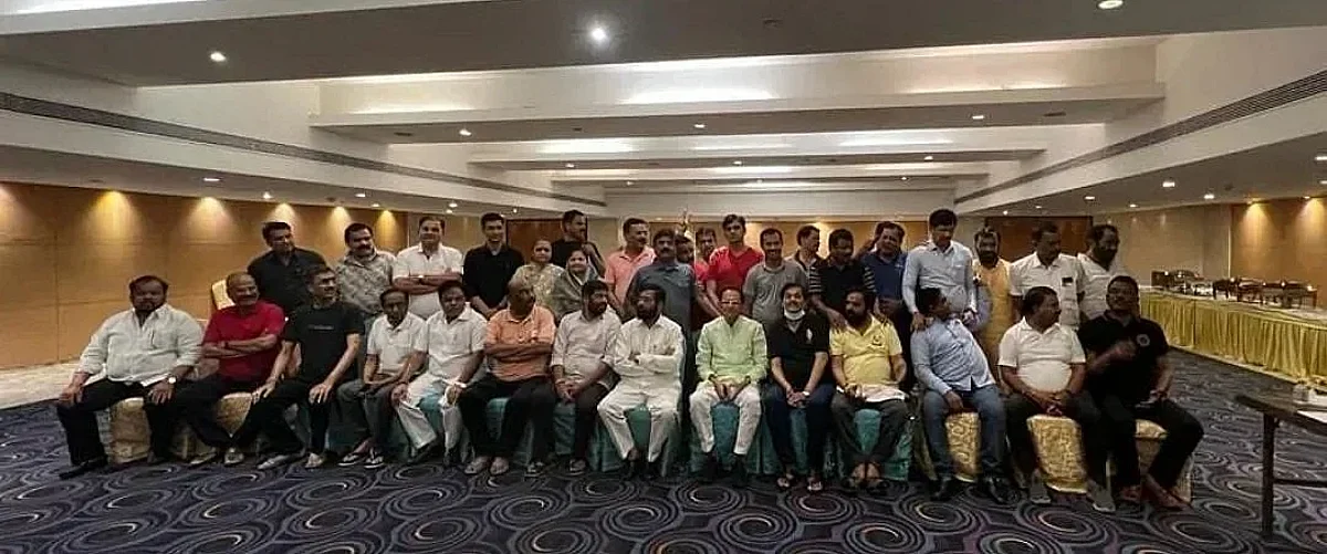 आरपारचा सत्तासंघर्ष ?