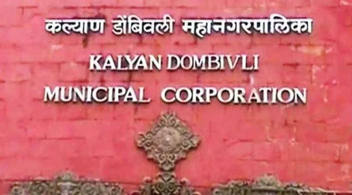 अनधिकृत फलक लावणाऱ्यांना कल्याण डोंबिवली महानगरपालिकेचेच अभय ?
