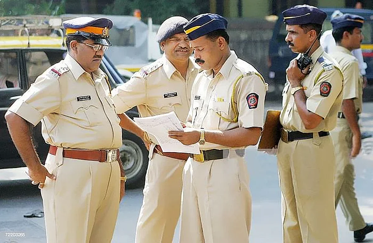 मुंबईचे पोलीस आयुक्तपदासाठी ज्येष्ठ पोलीस अधिकाऱ्यांनमध्ये लॉबिंग सुरू