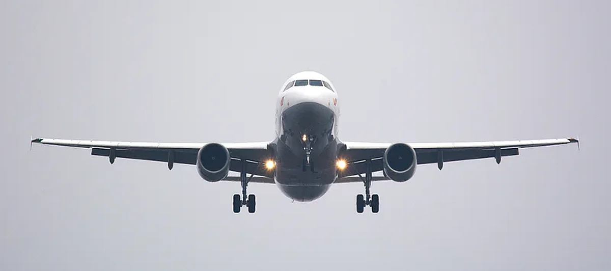 विमानतळावरील प्रवाशांसाठी DGCA चा नवा आदेश, मास्कशिवाय प्रवास करता येणार नाही, केल्यास...