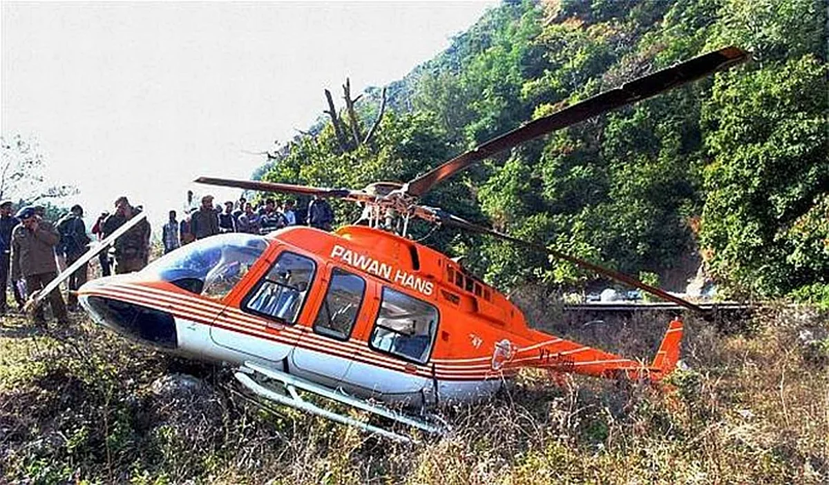 ओएनजीसीचे हेलिकॉप्टर कोसळले, दुर्घटनेत ४ जणांचा मृत्यु