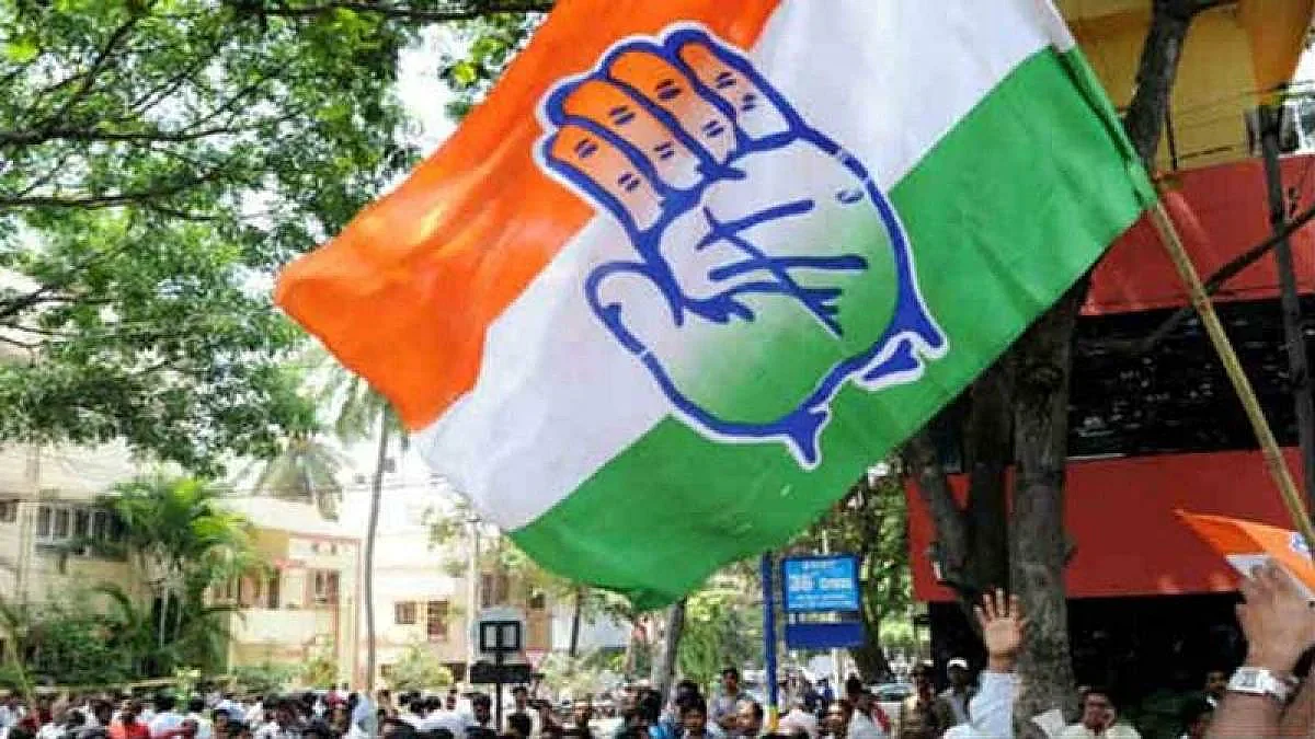 काँग्रेस आक्रमक