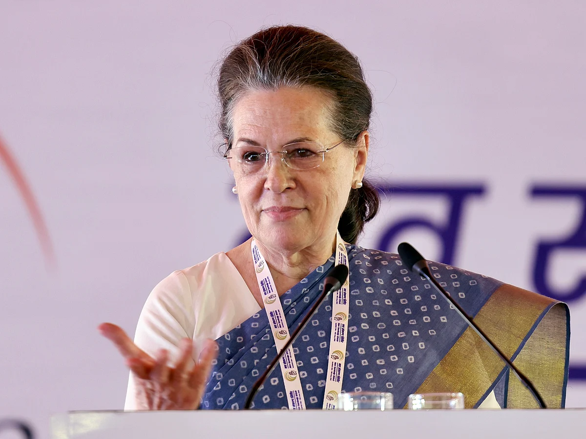 सोनिया गांधींना ईडीचे पुन्हा समन्स, २३ जूनला चौकशीसाठी हजर राहण्याचे आदेश