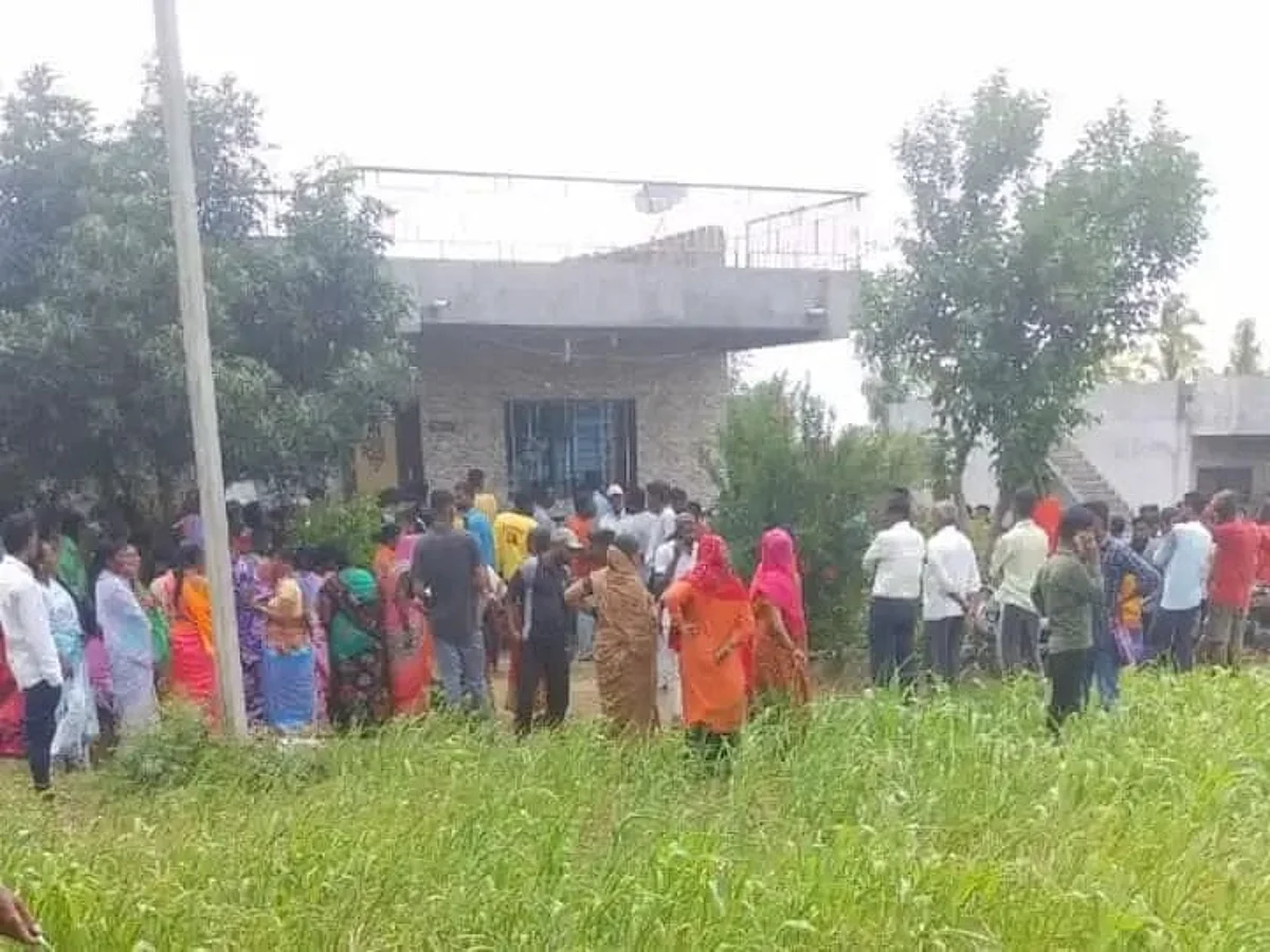 सांगलीमध्ये दोन सख्ख्या भावांची आपल्या कुटुंबियांसोबत ९ जणांची आत्महत्या