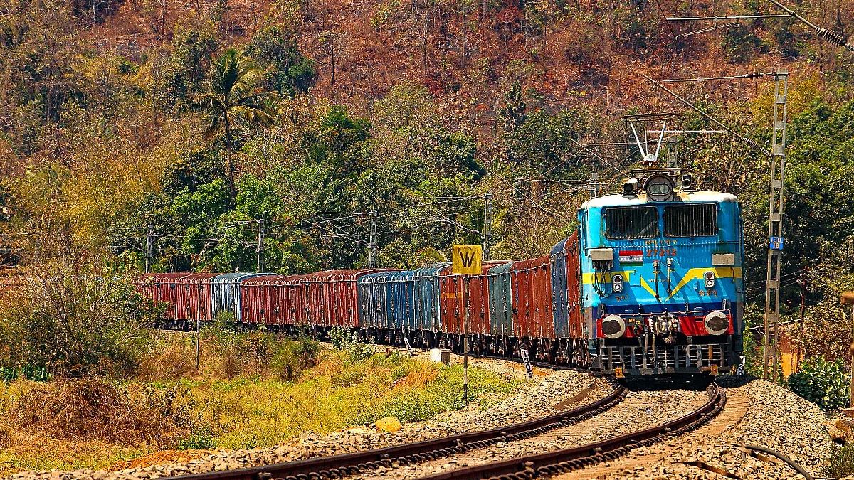 मान्सूनसाठी कोकण रेल्वे सज्ज,असे असेल गाड्यांचे वेळापत्रक