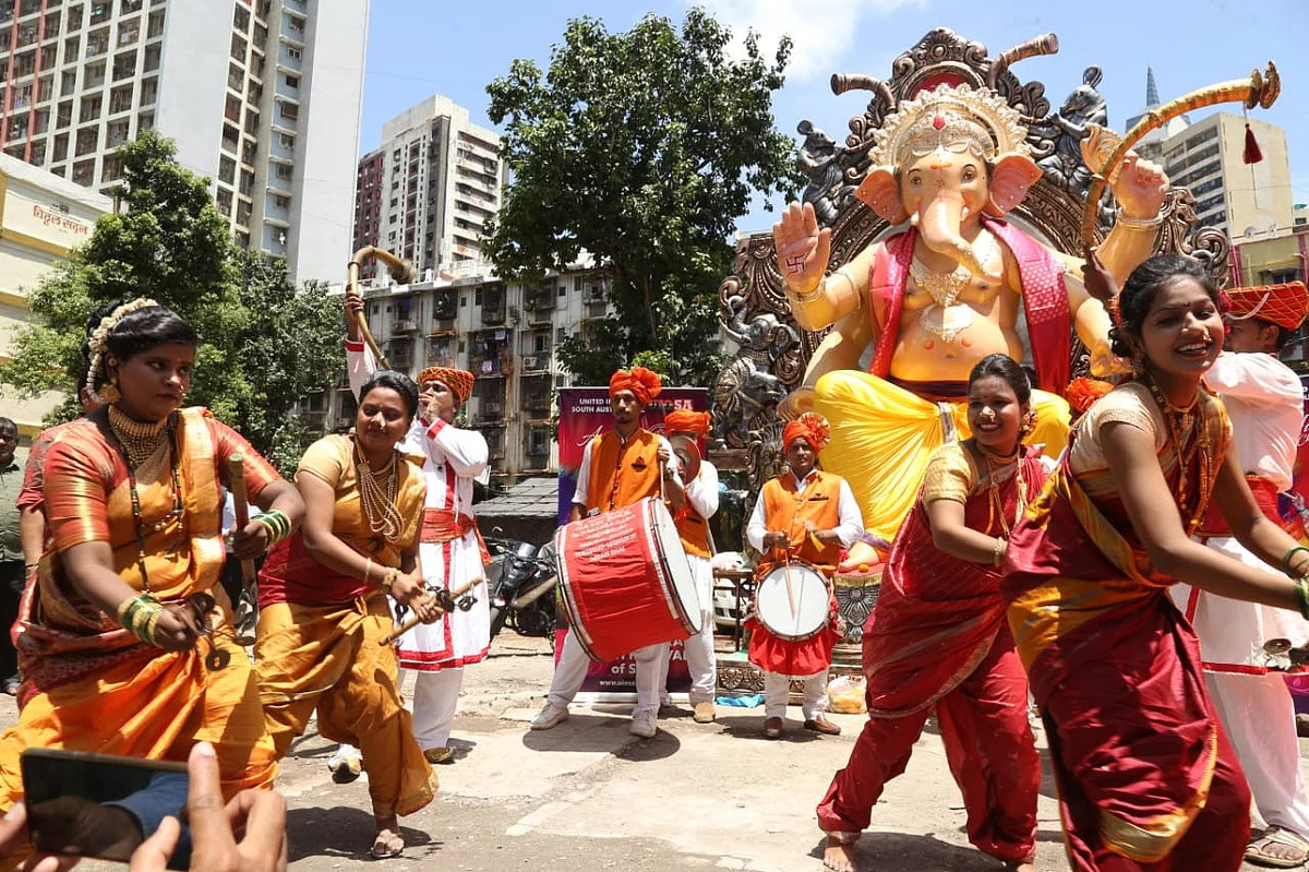 ऑस्ट्रेलियाच्या राजाचा मुंबईत पार पडला पाद्यपूजन सोहळा!