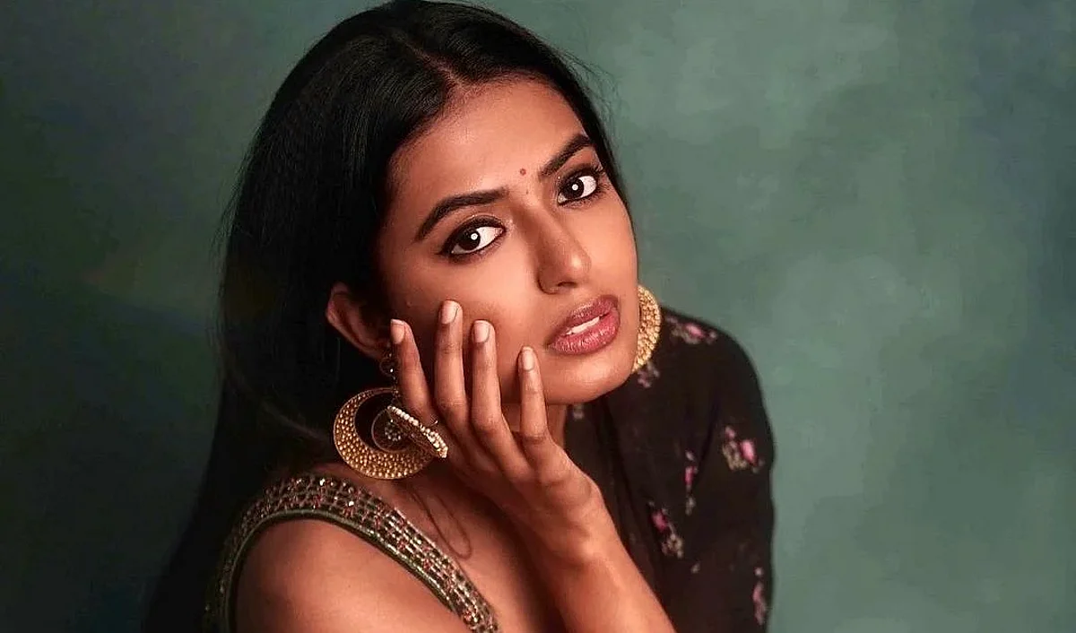 २१ वर्षीय सिनी शेट्टी ठरली फेमिना मिस इंडिया २०२२