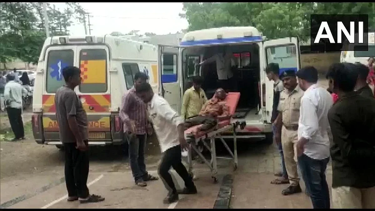 गुजरातमध्ये विषारी दारूचे २९ बळी ; मुख्य आरोपीसह १४ जणांना अटक