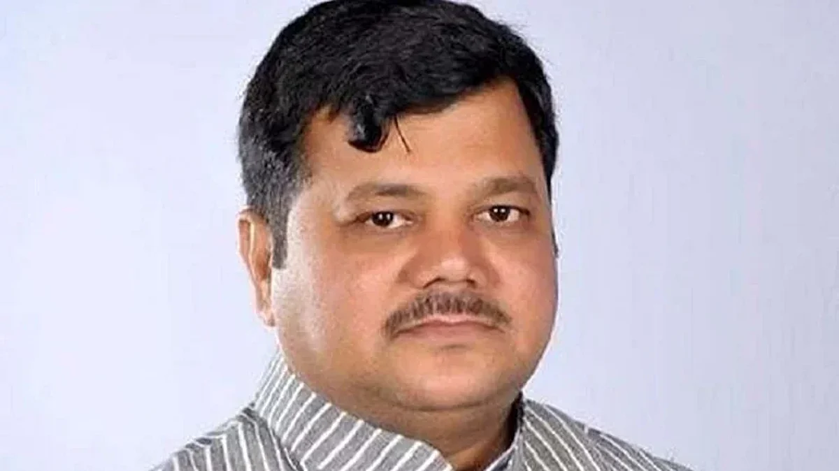 मुंबै बँक प्रकरणी आव्हान देणारी याचिका दरेकरांकडून मागे