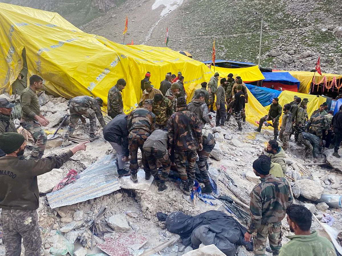 अमरनाथ गुहेजवळ ढगफुटी