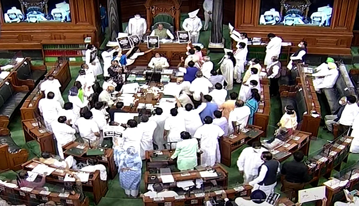 पावसाळी अधिवेशनात विरोधकांचा गदारोळ ; कामकाज दिवसभरासाठी तहकूब