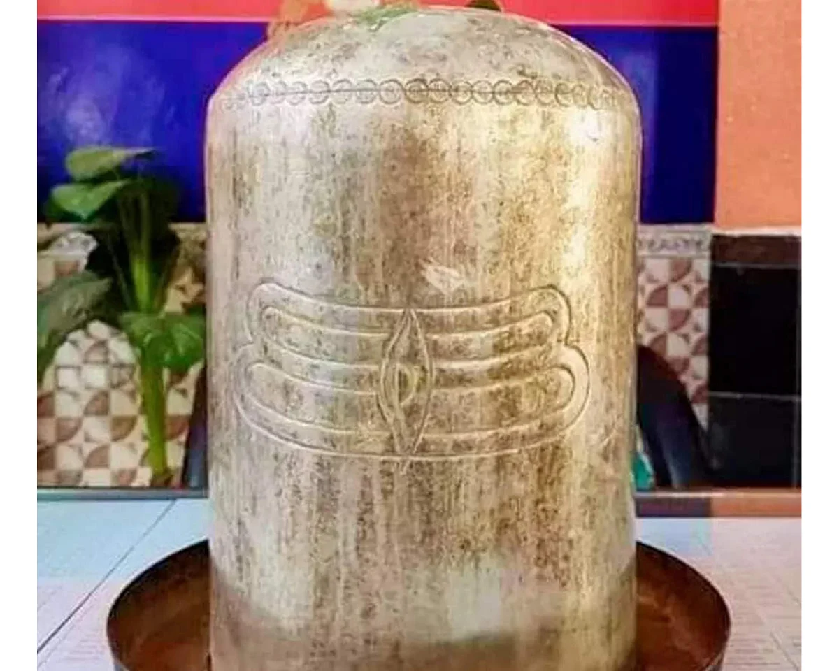 घाघरा नदीत सापडले ५३ किलो वजनाचे चांदीचे शिवलिंग