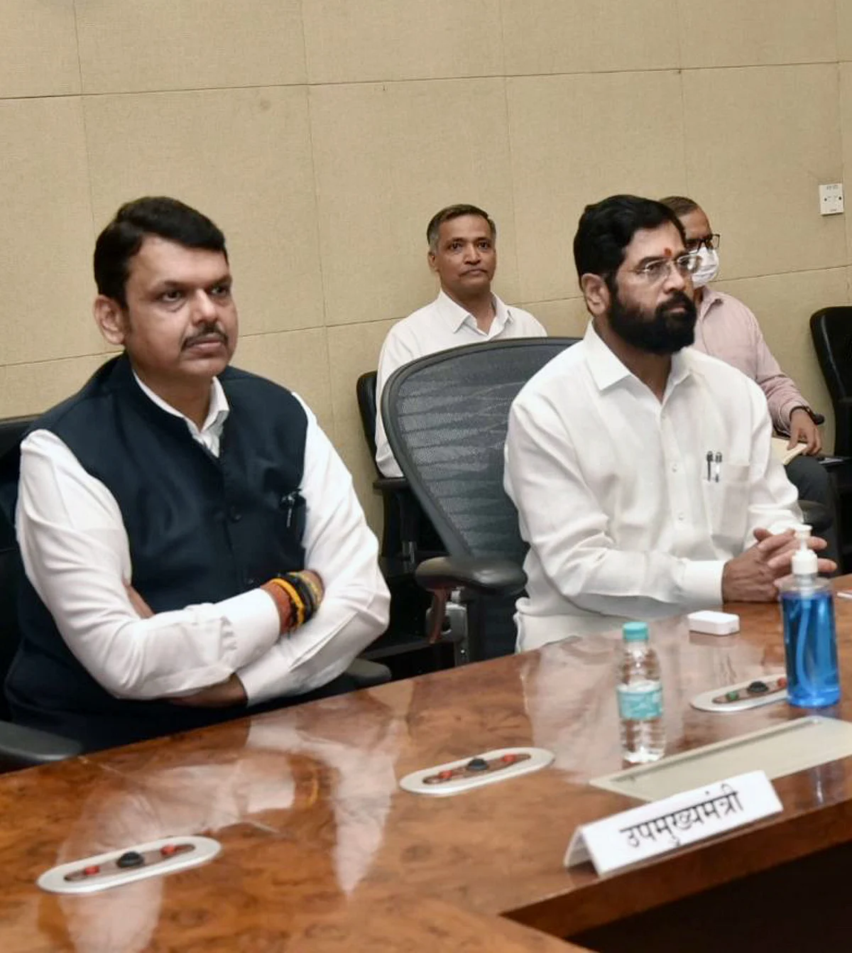 मेट्रो कारशेड आरेमध्येच होणार -फडणवीस