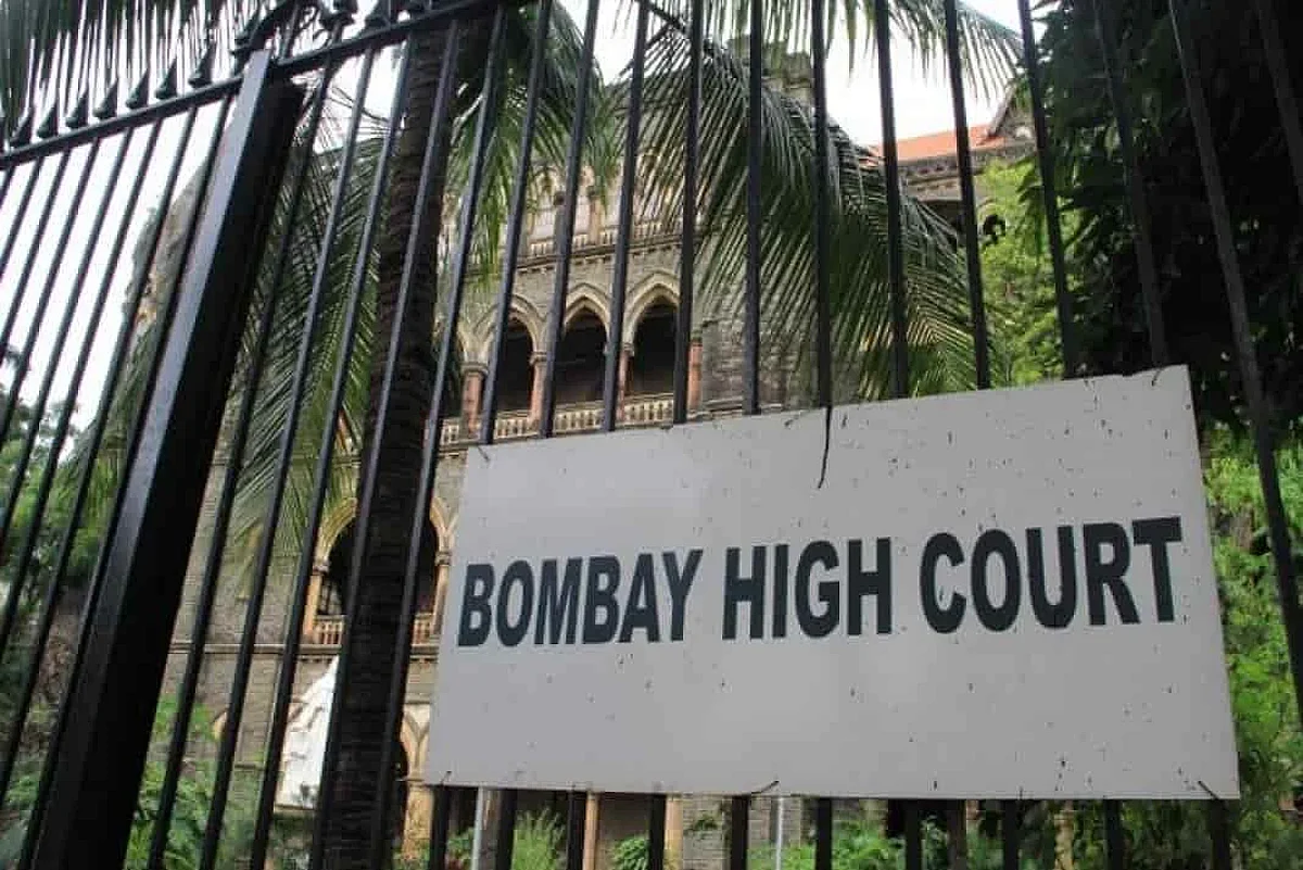 बाळासाहेब ठाकरेंच्या स्मारकासाठी नियमानुसार सर्व परवानग्या घेतल्या, पुरातन वास्तू समितीचा दावा