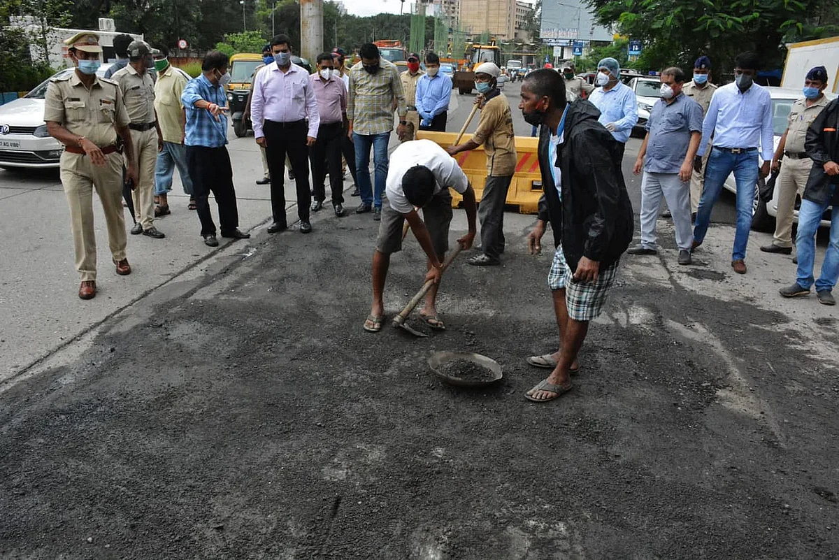 टोल फ्री क्रमांकामुळे खड्डयांच्या तक्रारीबाबत त्वरीत निवारण; उपक्रमाला नागरिकांचा उत्तम प्रतिसाद