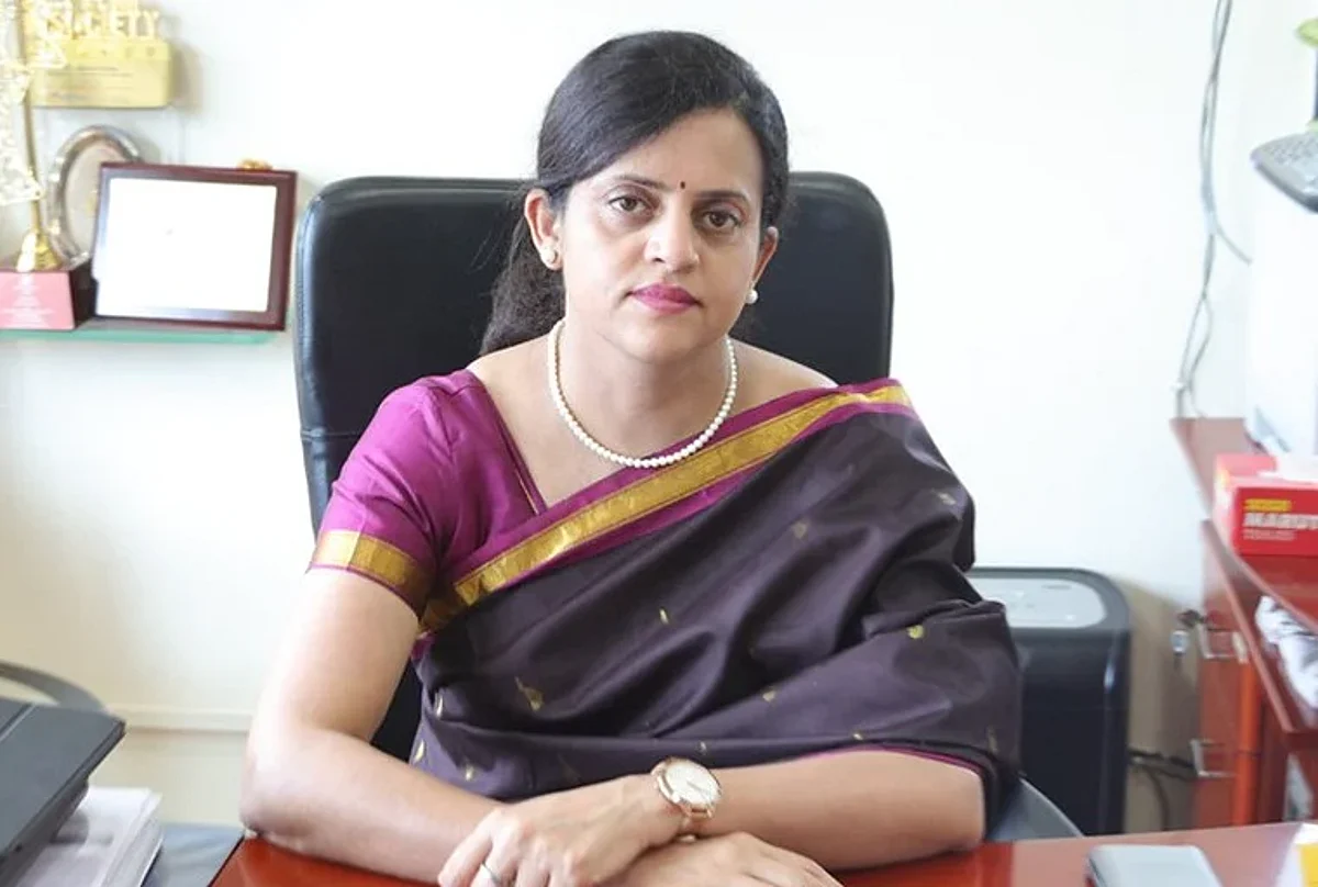मुंबईतील अतिधोकादायक इमारतींचा प्रश्न तातडीने सोडवा - अश्विनी भिडे