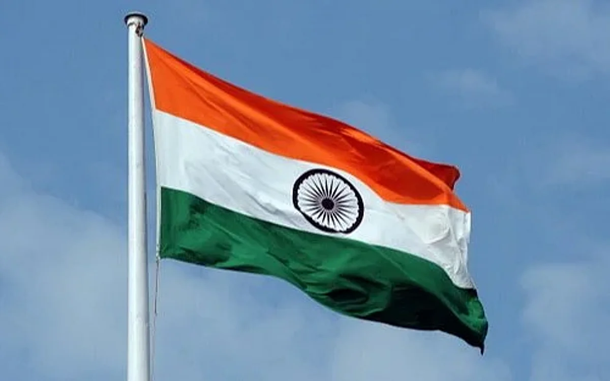 स्वातंत्र्याच्या पंचाहत्तरी निमित्त घरात रात्रंदिवस फडकवता येणार तिरंगा