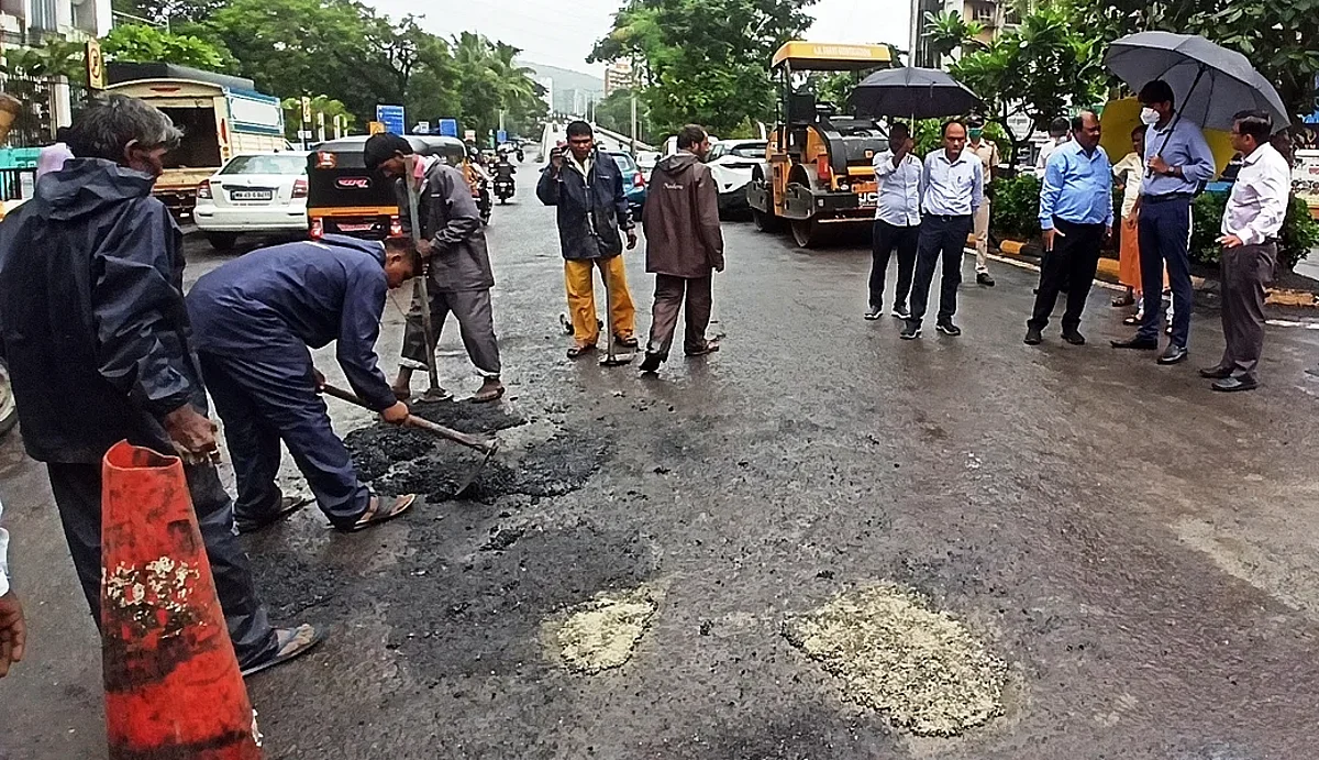 नव्या टेक्नोलॉजीचा वापर करुन मुसळधार पाऊसातही खड्डे बुजवणे शक्य होणार