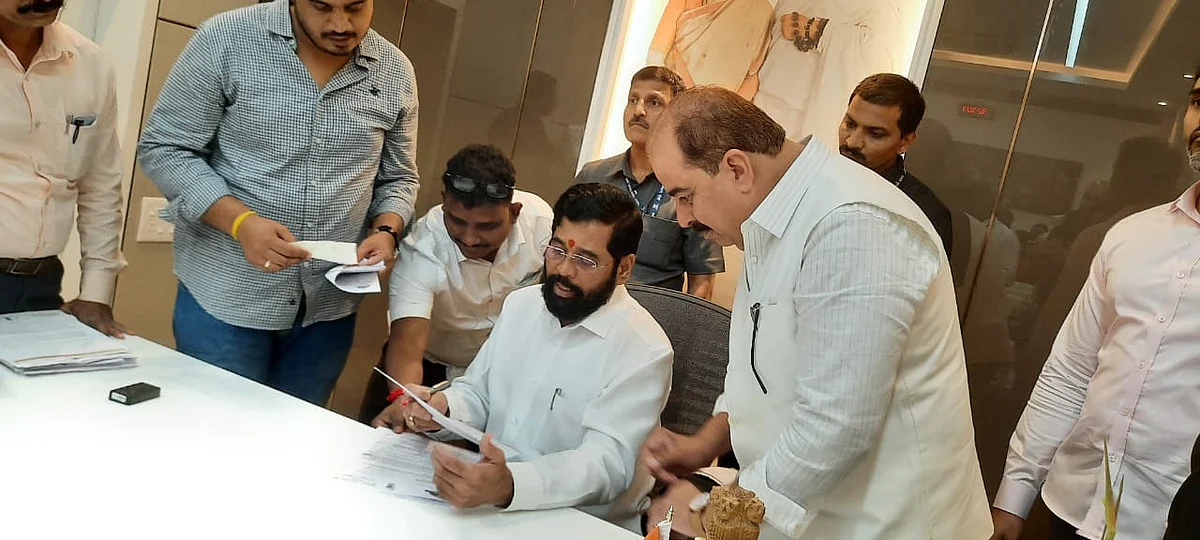 कोमल पार्कच्या दुर्घटनेचा प्रभाव
मुख्यमंत्र्यांनी दिली अनधिकृत बांधकाम नियमनाधीन समितीच्या अहवालाला तत्वतः मान्यता