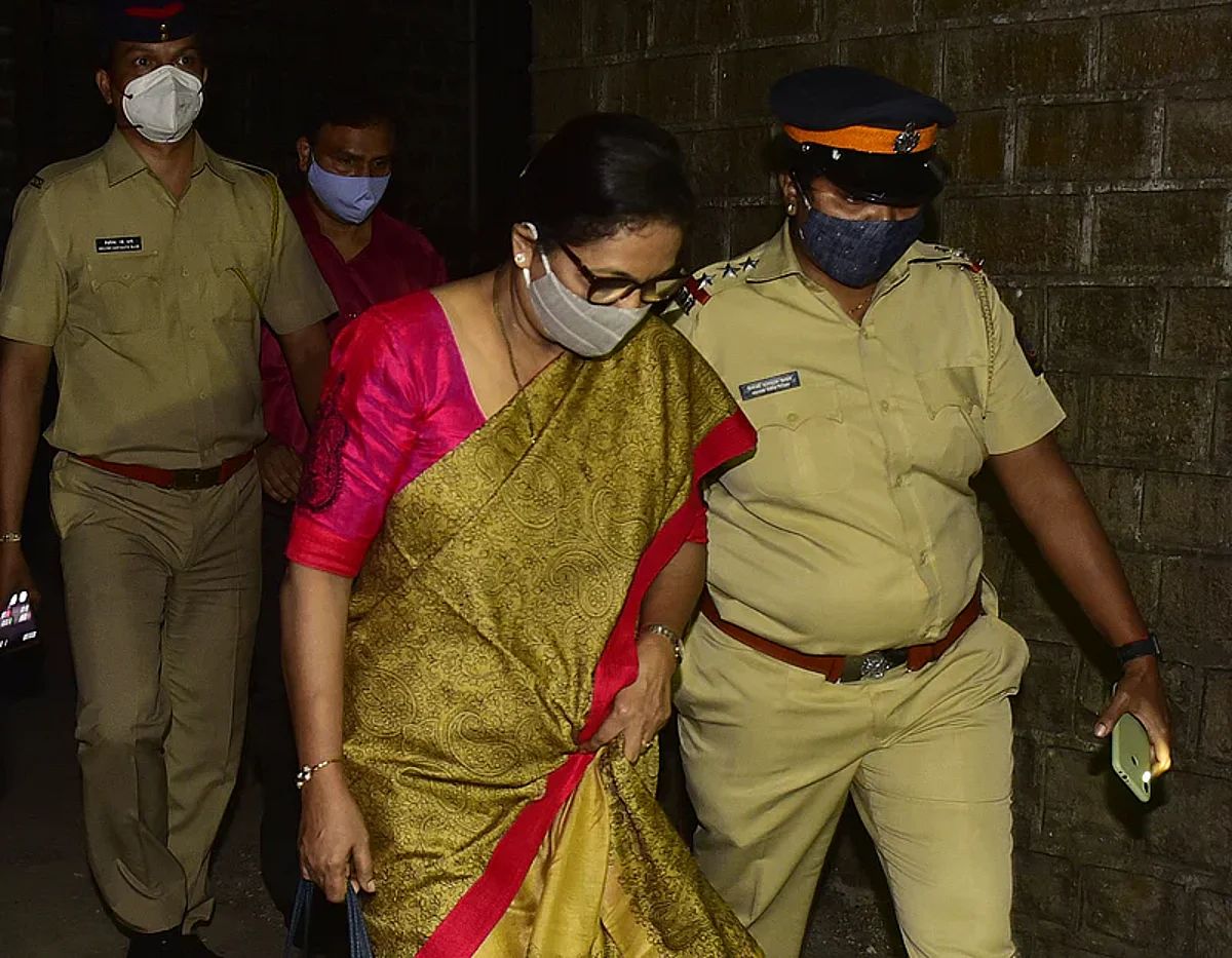 ED Summons Varsha Raut ; संजय राऊतांच्या पत्नी वर्षा राऊत यांना ईडीचे समन्स