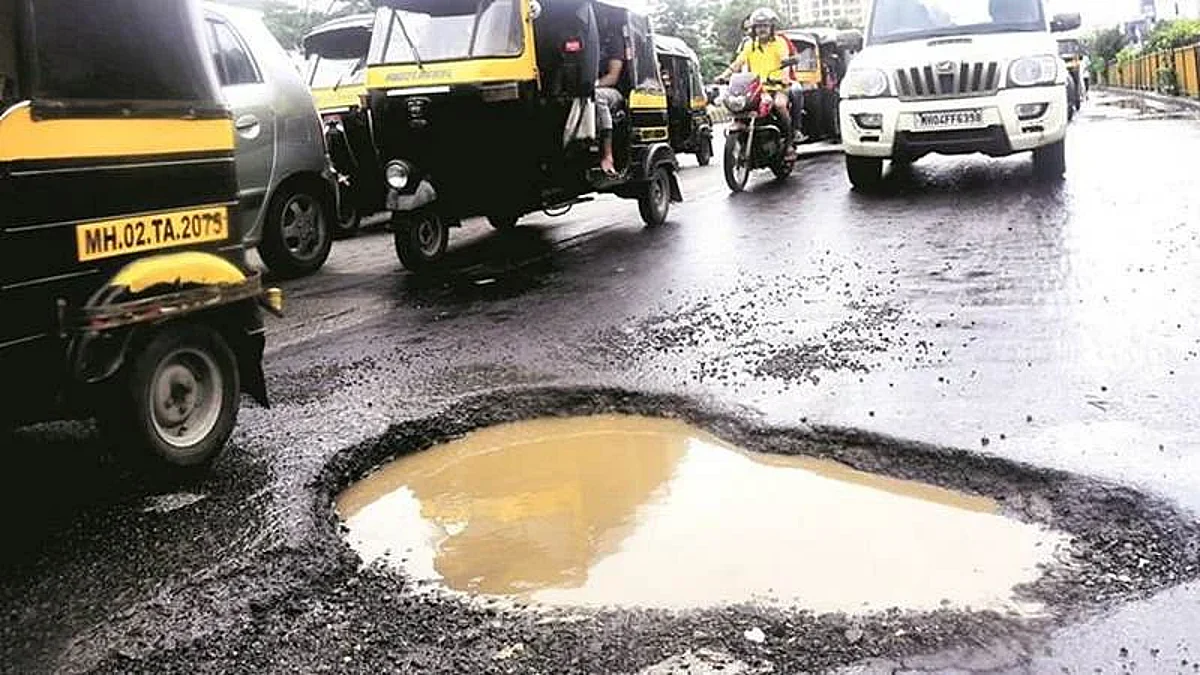 मुंबईतील खड्डेमुक्त रस्त्यांसाठी आटापिटा; ३,८०० कोटी रुपये खर्च करण्यात येणार