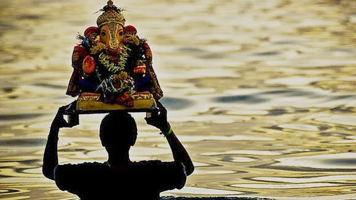 समुद्रकिनारी सर्च लाइट बसवण्यात येणार; विसर्जनस्थळी १३ ठिकाणी विद्युत मनोरे