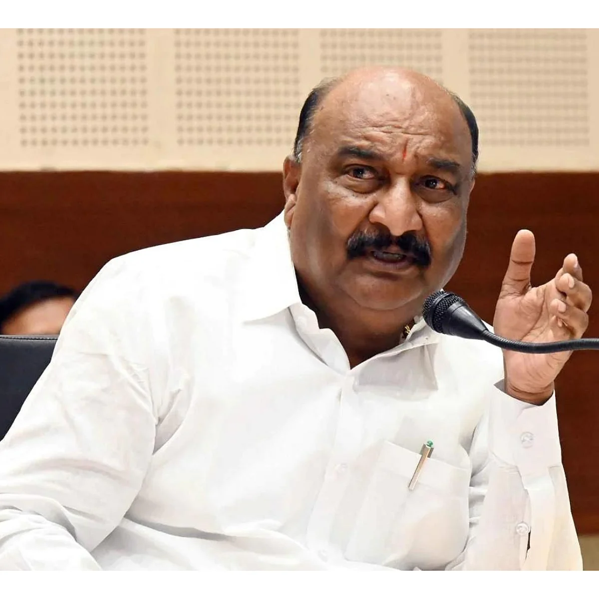 शिवसेनेतील आणखी दोन आमदार फुटणार; संदीपान भुमरे यांचा दावा